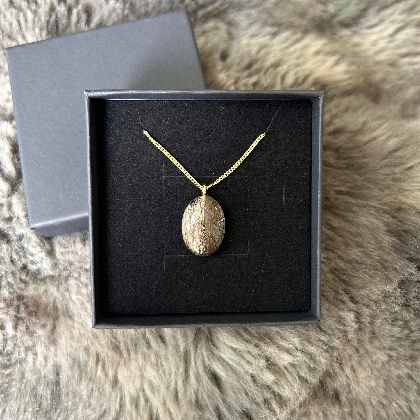 Erinnerungskette mit personalisiertem Fellanhänger, oval