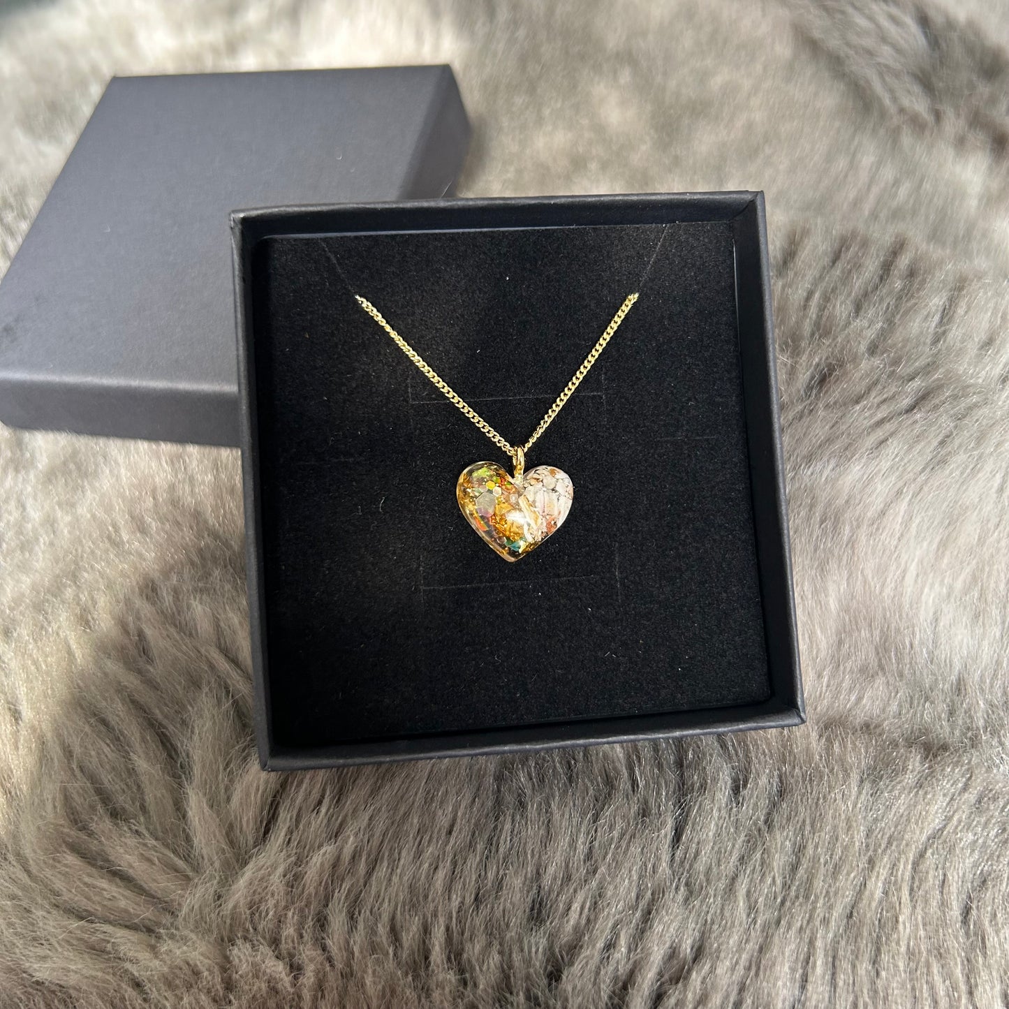 Erinnerungskette mit personalisiertem Fellanhänger