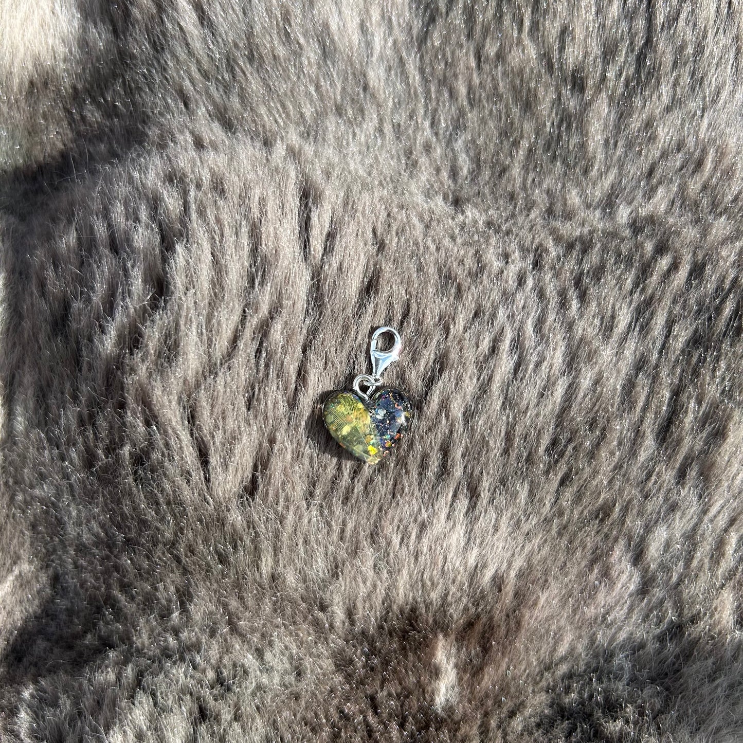 Erinnerungscharm mit personalisiertem Fellanhänger