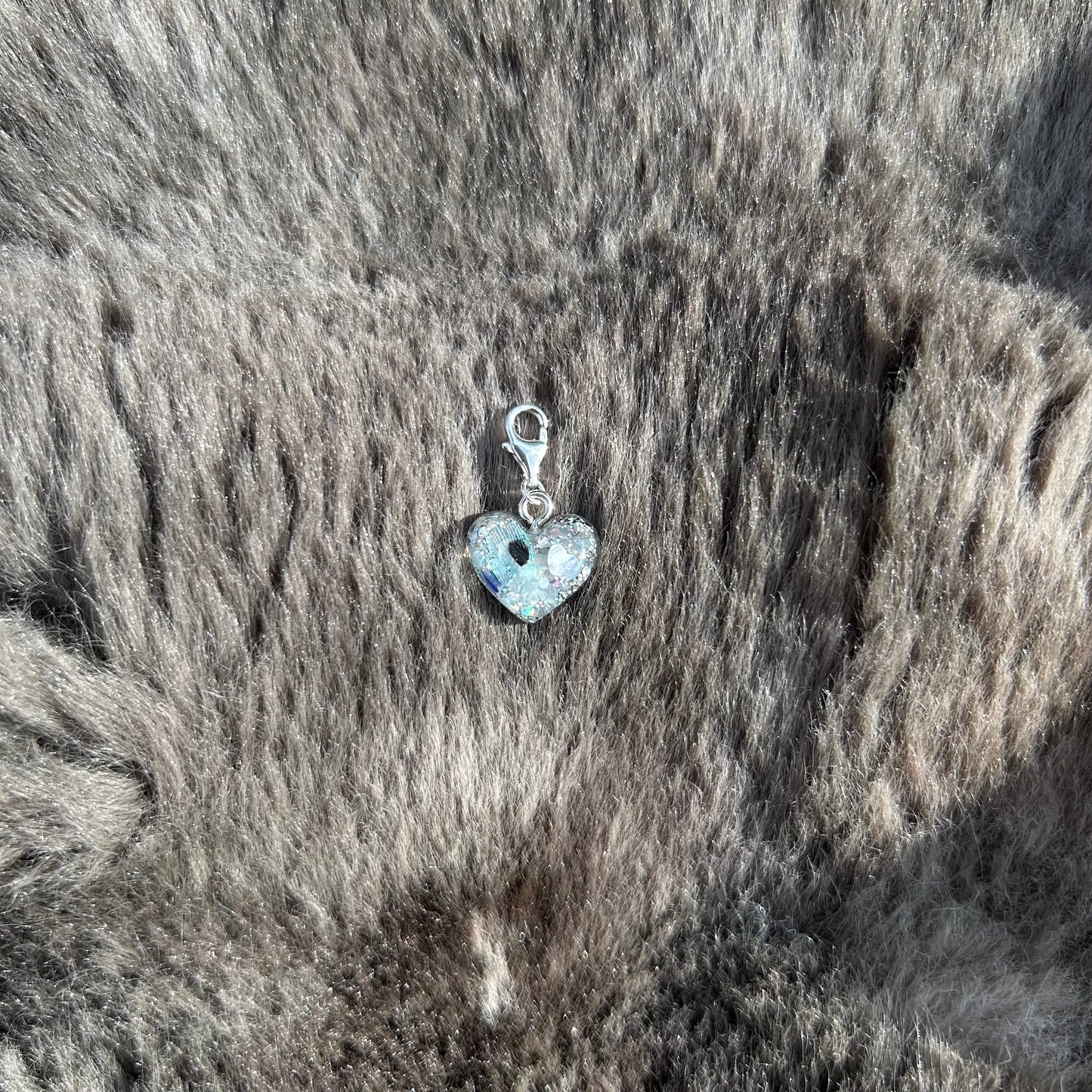 Erinnerungscharm mit personalisiertem Fellanhänger