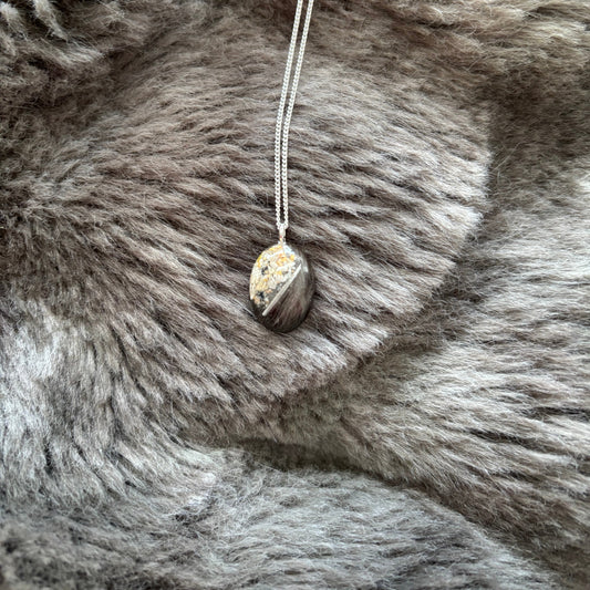 Erinnerungskette mit personalisiertem Fellanhänger, oval