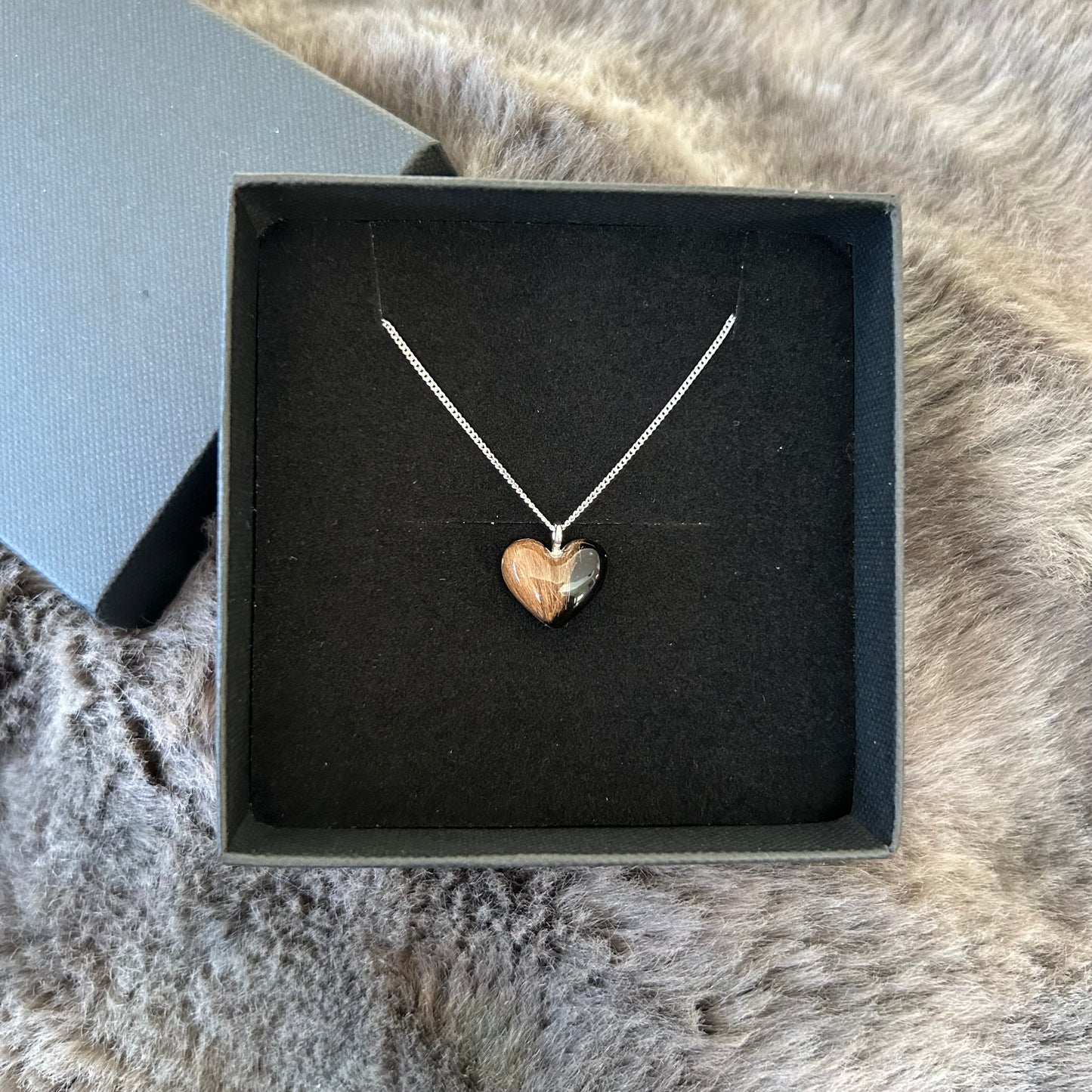 Erinnerungskette mit personalisiertem Fellanhänger