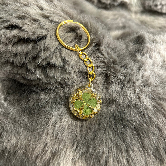 Kleeblatt Schlüsselanhänger – Glücksbringer mit echtem vierblättrigem Kleeblatt