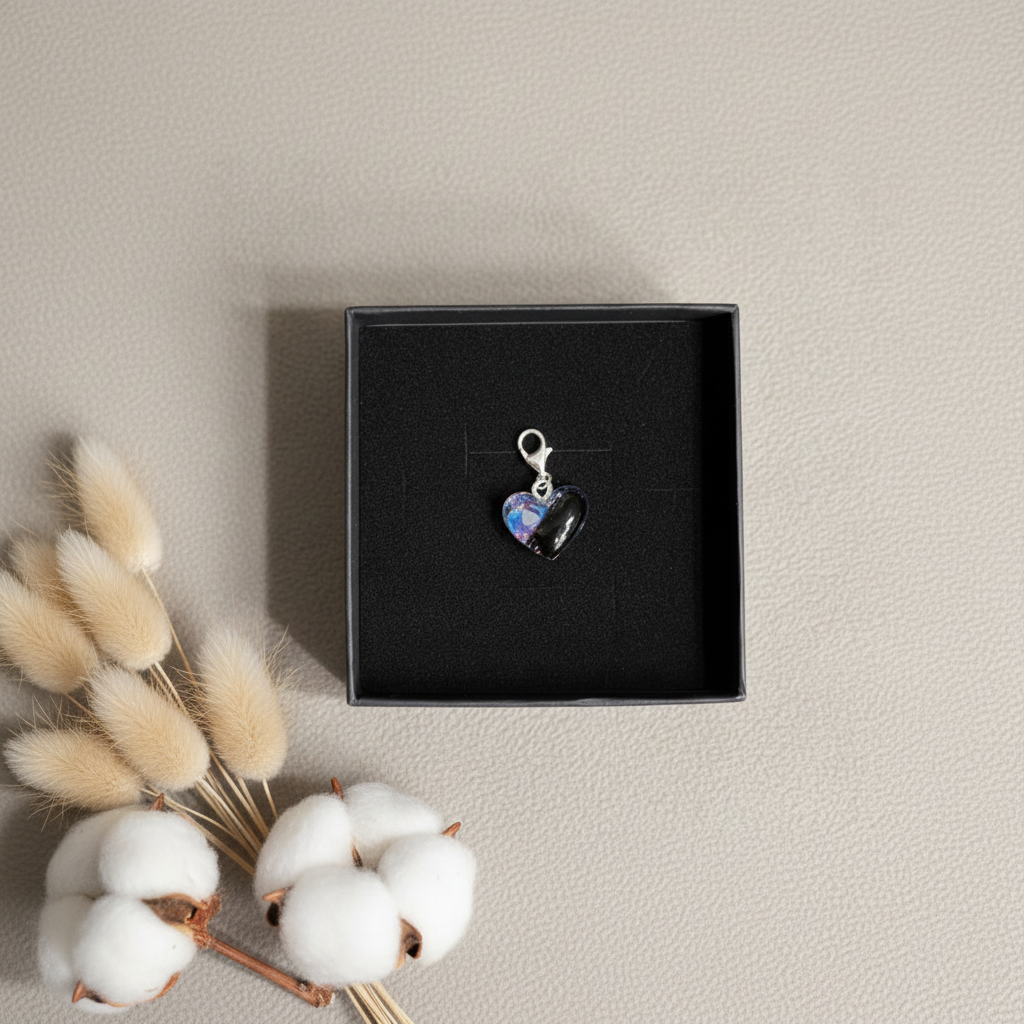 Erinnerungscharm mit personalisiertem Fellanhänger